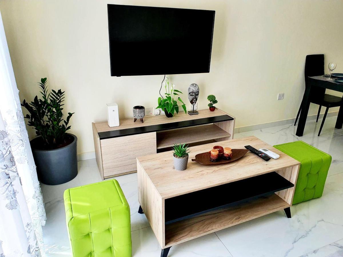 2 Bedroom Cozy Apartment Near Tourist Area, 200M From Sea Paphos Extérieur photo
