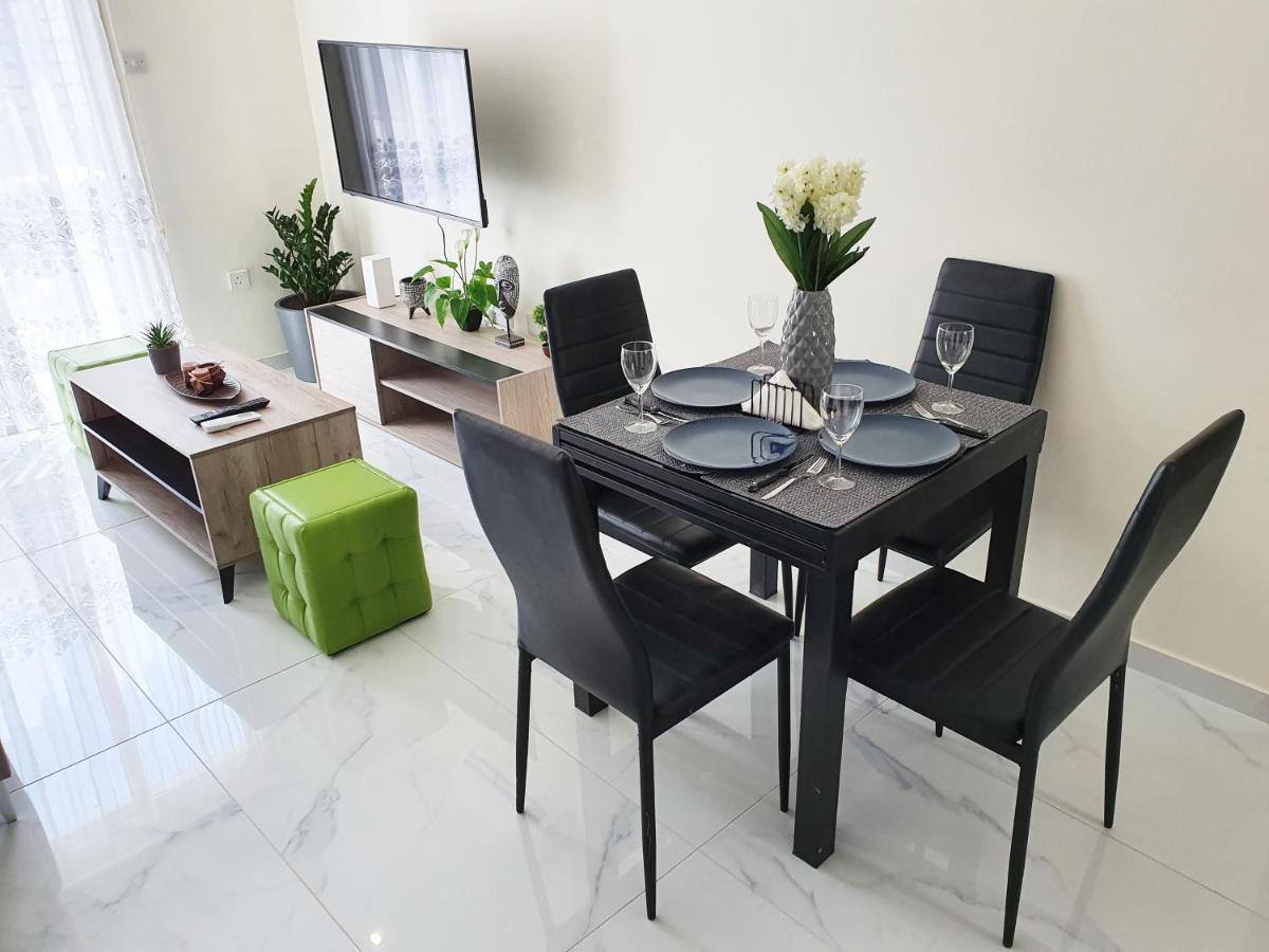 2 Bedroom Cozy Apartment Near Tourist Area, 200M From Sea Paphos Extérieur photo